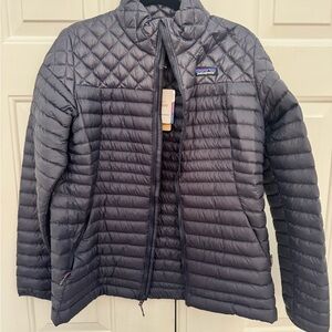 Patagonia Women’s Puffer Jacket - Navy - NWT